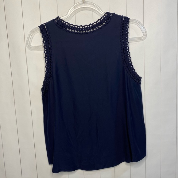 Cinq À Sept Ellina Navy 100% Silk Top Crochet Trim Details Business Dressy Small - Picture 7 of 8